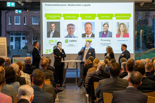 Podiumsdiskussion mit Dr. Dellbrügge, Hr. Krüger, Hr. Läzer, Fr. Brennenstuhl und Hr. Klukas